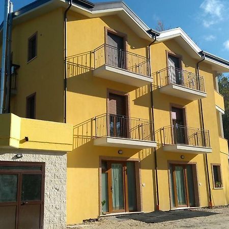 Villa Center Appartamenti Nel Verde In Citta Кампобассо Экстерьер фото